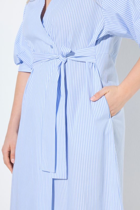 Рокля с райета и визия тип прегърни ме