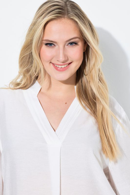 Риза разкроена с яка