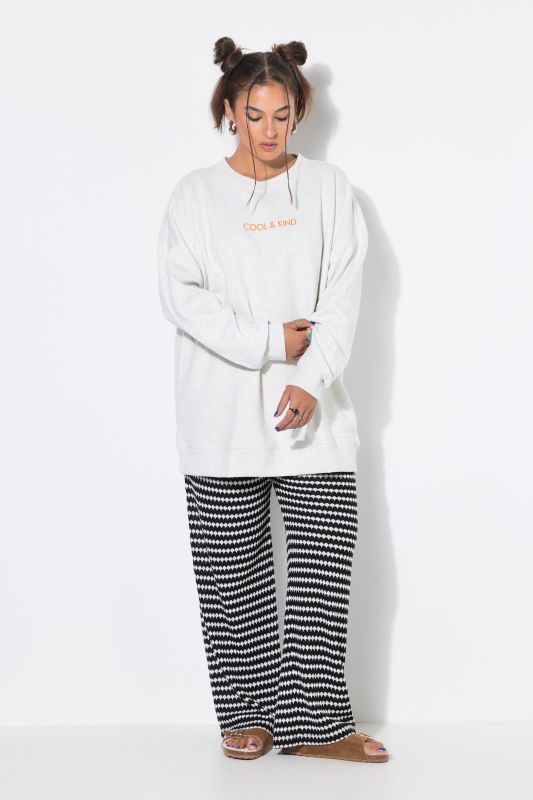 Sweatshirt, oversized shape, back bow print