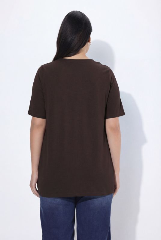 Essential Notch Neck Stretch Tee