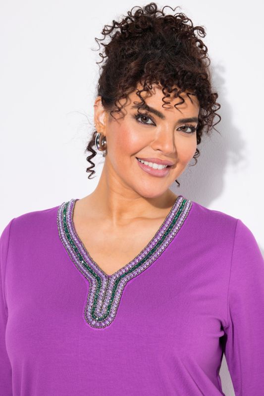 Beaded V-Neck Short Sleeve Tee