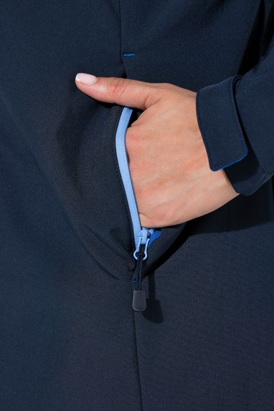 Яке от Softshell с контрастни акценти