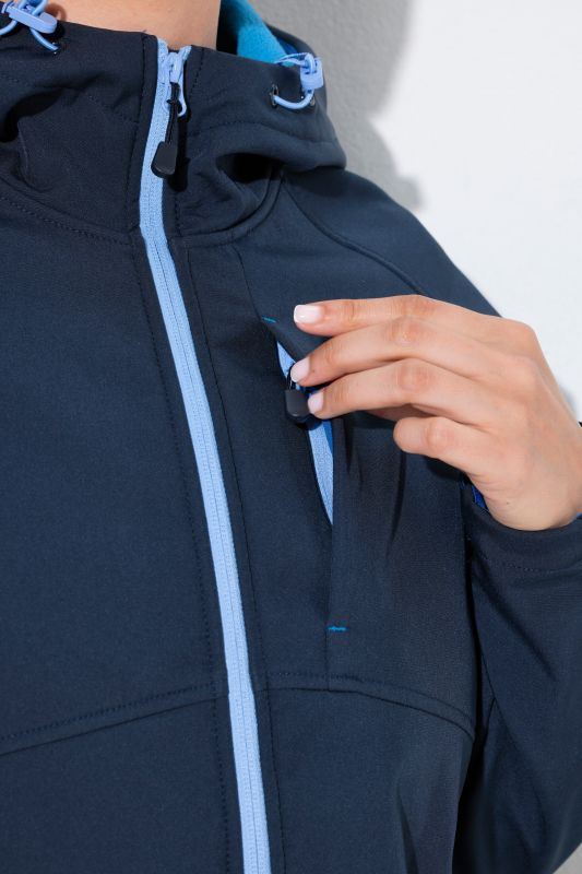 Яке от Softshell с контрастни акценти